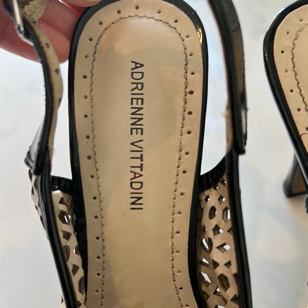 Adrienne Vittadini Black & Cream Pumps - Picture 4 of 6